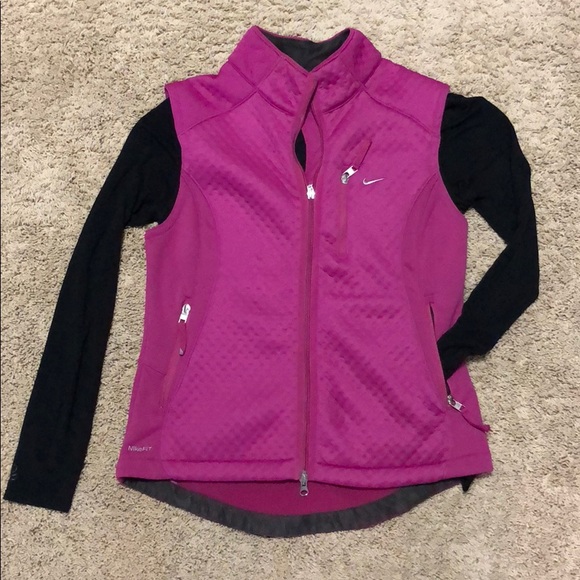 NikeFit Vest - Picture 1 of 3